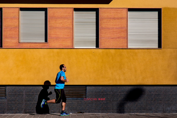 40+中年人的清醒：从踢球到跑步，我戒掉了“内心戏”